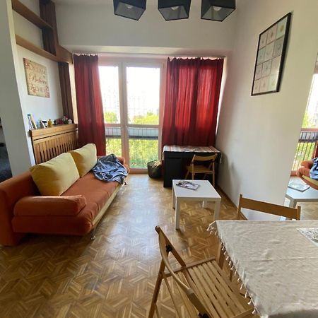 Ohmyhome - Sunny Apartment In City Center Варшава Экстерьер фото